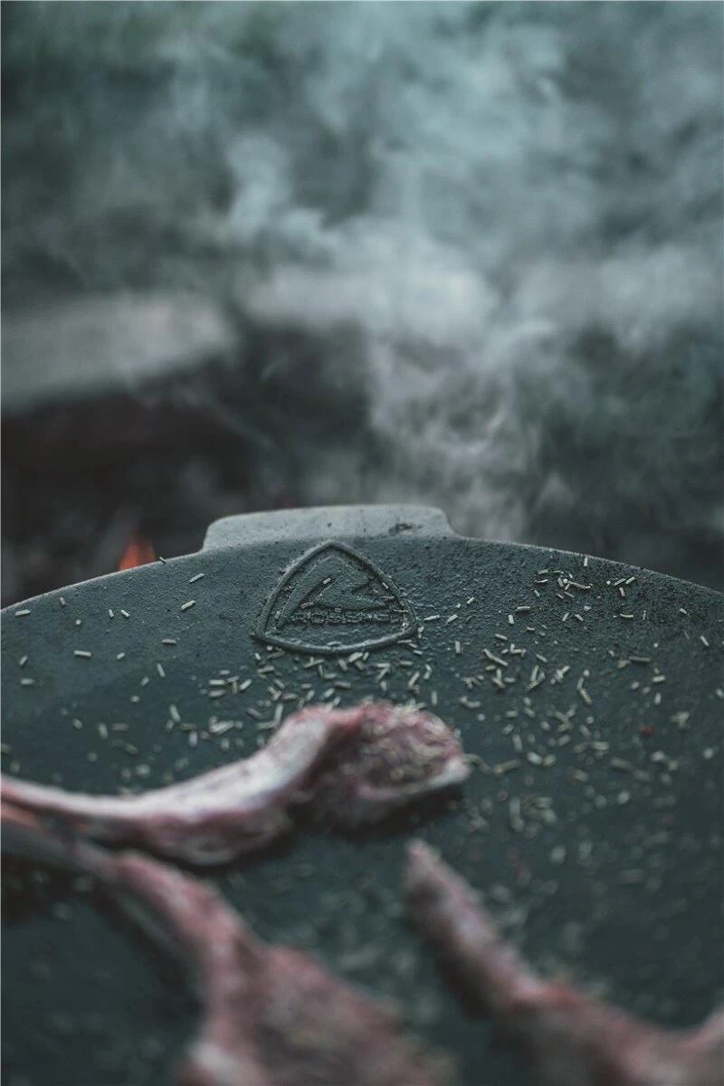 Robens Bighorn Pfanne, 3-Beinig, 48x44x23cm, Schwarz – Bild 3