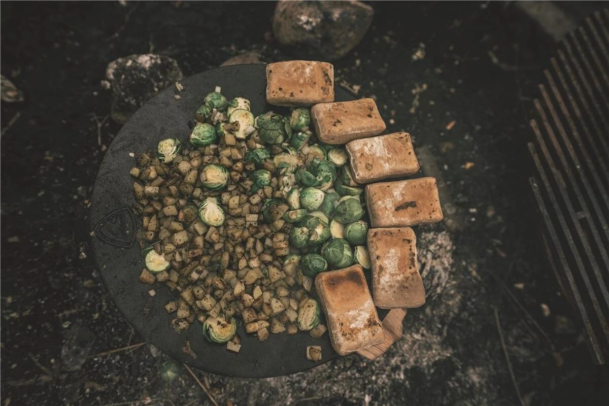 Robens Bighorn Pfanne, 3-Beinig, 48x44x23cm, Schwarz – Bild 10